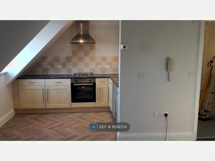 1 Bedroom Flat To Rent In Cliftonville Margate, Cliftonville, Margate, CT9
