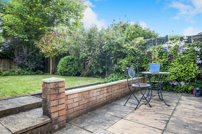 3 Bedroom Detached House To Rent In Whittle Close, GL51