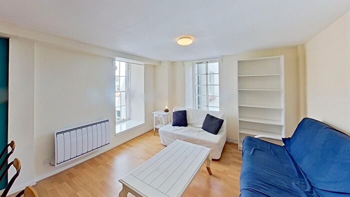 2 Bedroom Flat To Rent In The Shore, Edinburgh, EH6