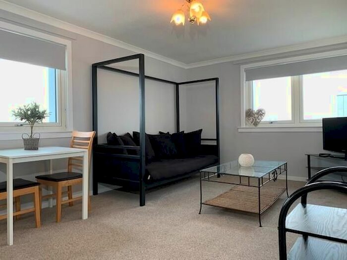 2 Bedroom Flat To Rent In Promenade Court, Aberdeen, AB24