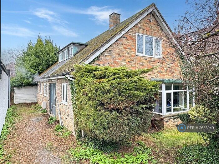 2 Bedroom Flat To Rent In Stretten Avenue, Cambridge, CB4