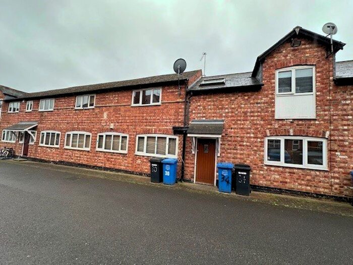 1 Bedroom Flat To Rent In Russell Street, Kettering, NN16