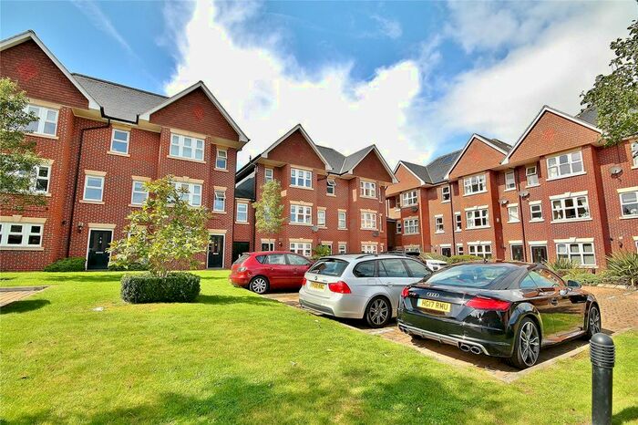 4 Bedroom Town House To Rent In Smiles Place, Woking, Surrey, GU22