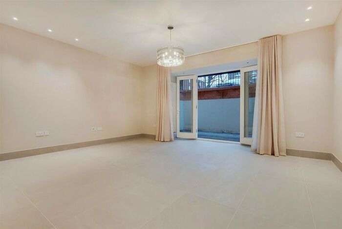 1 Bedroom Flat To Rent In Fitzjohns Avenue, London, NW3