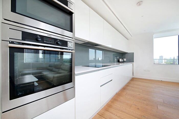 2 Bedroom Flat For Sale In Lombard Wharf, Lombard Road, SW11