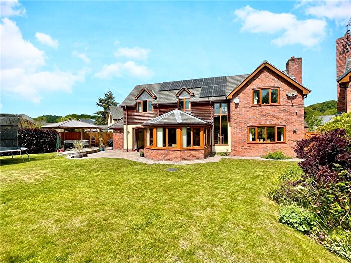 4 Bedroom Detached House For Sale In Groes Close, Groesllwyd, Guilsfield, Welshpool, SY21