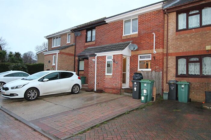 2 Bedroom Terraced House To Rent In Meadow View Close, Ryde, PO33
