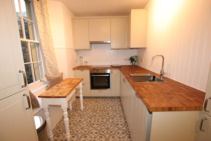 2 Bedroom Flat To Rent In Patons Lane, West End, DD2