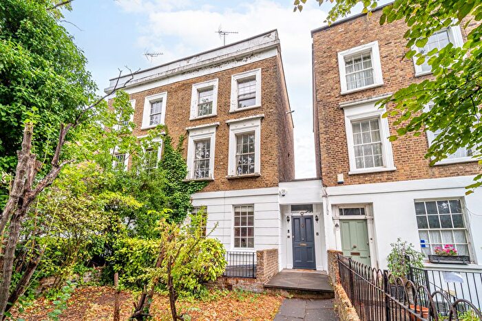 3 Bedroom Flat For Sale In Caledonian Road, Islington, London, N1