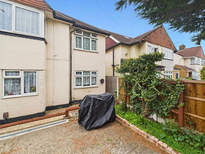 1 Bedroom End Terrace House For Sale In London Road, Feltham, Surrey, TW14
