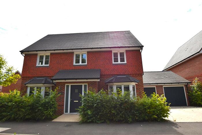 4 Bedroom Detached House To Rent In Acre Drive, Finchwood Park, RG40