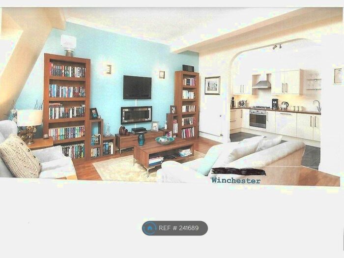 2 Bedroom Flat To Rent In Penn Court, Winchester, SO23