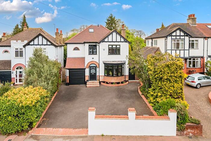4 Bedroom Detached House For Sale In Hayes Lane, Hayes, Bromley, Kent, BR2