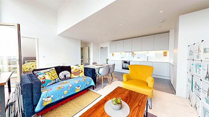 1 Bedroom Penthouse To Rent In Local Crescent, Hulme Street, Manchester, M5
