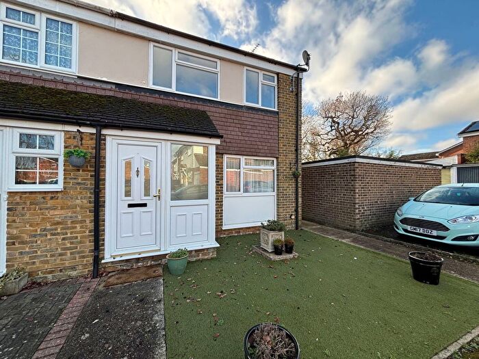 3 Bedroom End Of Terrace House To Rent In Weld Close, Staplehurst, TN12