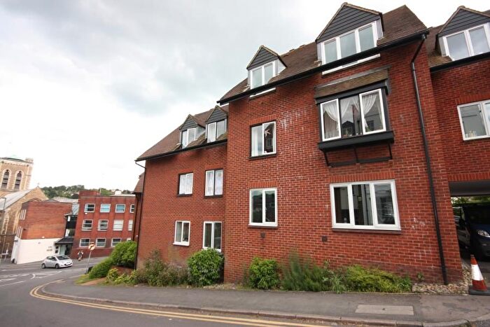 1 Bedroom Flat To Rent In Sherborne Court, The Mount, Guildford, GU2