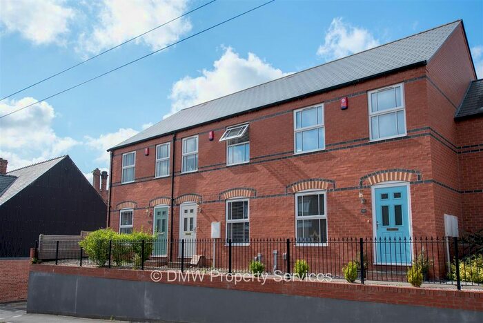 3 Bedroom Town House To Rent In Hardy Street, Kimberley, Nottingham, NG16