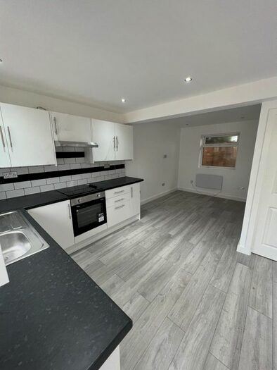 1 Bedroom Flat To Rent In Waverley Avenue, London, E4