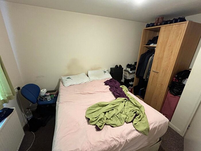 1 Bedroom Flat For Sale In Linnaeus Street, Hull, HU3