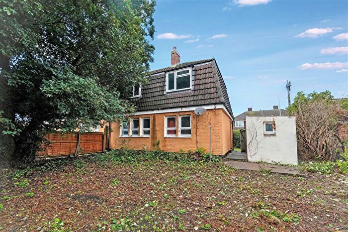 3 Bedroom Semi Detached House For Sale In Ashford Road, Patchway, Bristol, BS34