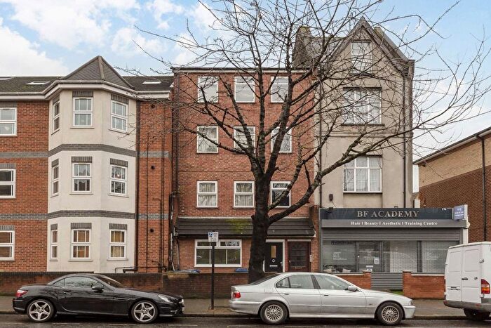 2 Bedroom Flat To Rent In Horn Lane, London, W3