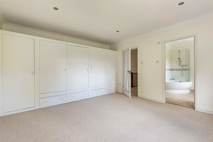 5 Bedroom Detached House To Rent In Penwith Drive, Haslemere, GU27