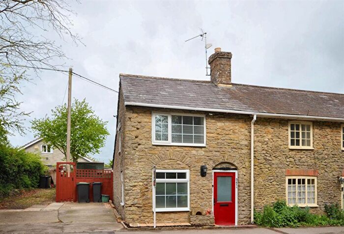 2 Bedroom Cottage For Sale In Bishops Caundle, DT9