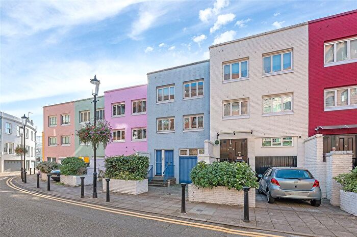 3 Bedroom Detached House For Sale In Redfield Lane, Earl's Court, SW5