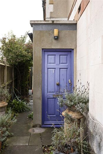 2 Bedroom Flat For Sale In Trinity Fields, Wandsworth Common, London, SW17