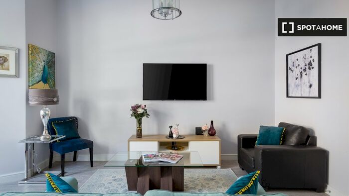 2 Bedroom Flat To Rent In Cromwell Rd, SW5