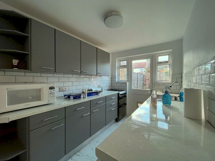 4 Bedroom Terraced House To Rent In Beulah Road, Sutton, Surrey, SM1