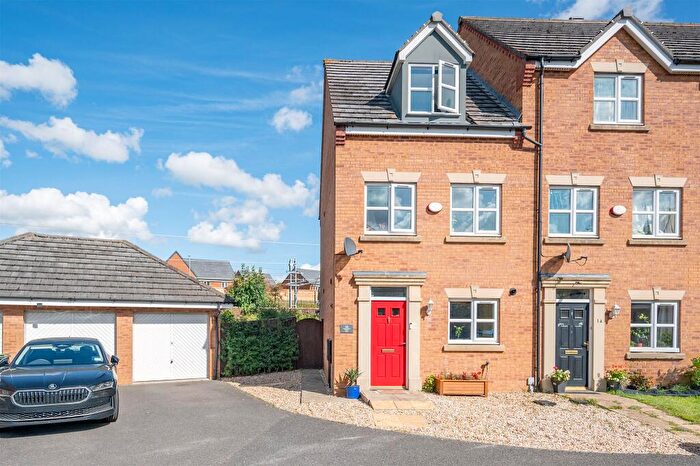 3 Bedroom Town House For Sale In Morse Way, Desborough, Kettering, NN14