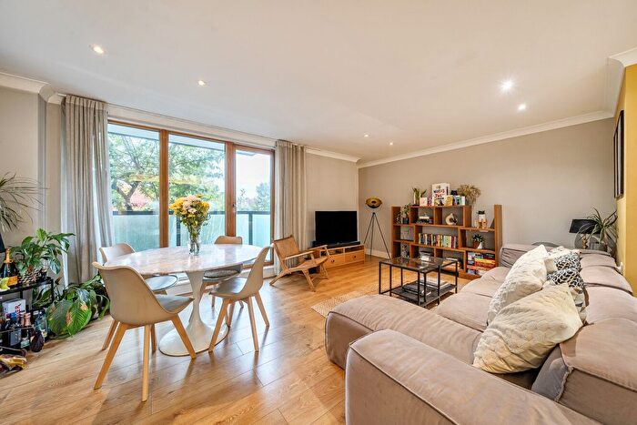 1 Bedroom Flat For Sale In Robsart Street, London, SW9