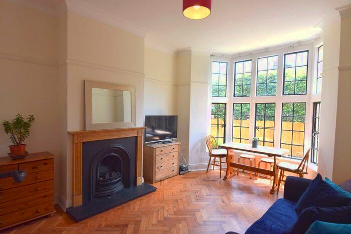 1 Bedroom Apartment To Rent In Meadway, Hampstead Garden Suburb, NW11