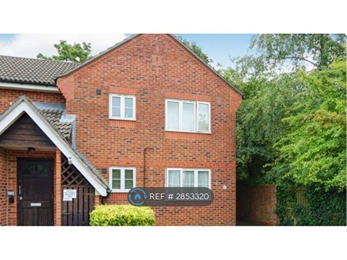 1 Bedroom Flat To Rent In Chelveston Crescent, Southampton, SO16