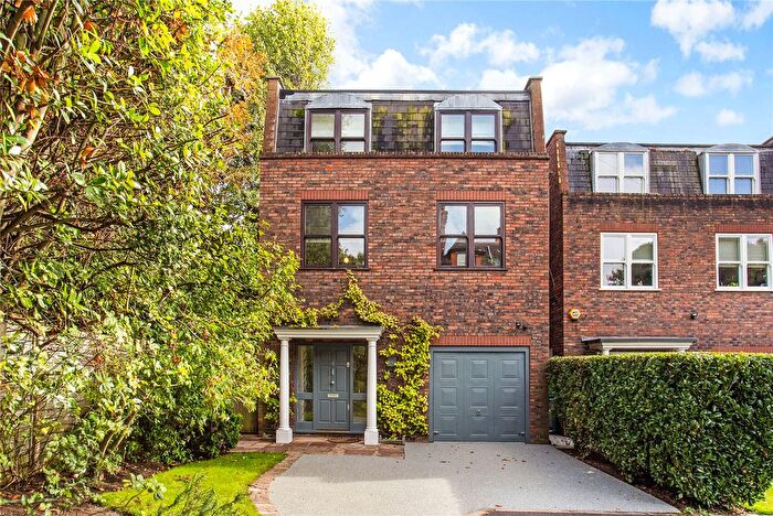 5 Bedroom Detached House For Sale In Helme Close, Wimbledon, London, SW19