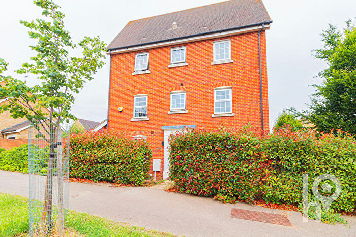 4 Bedroom End Of Terrace House For Sale In Thistle Hill Way, Minster, ME12
