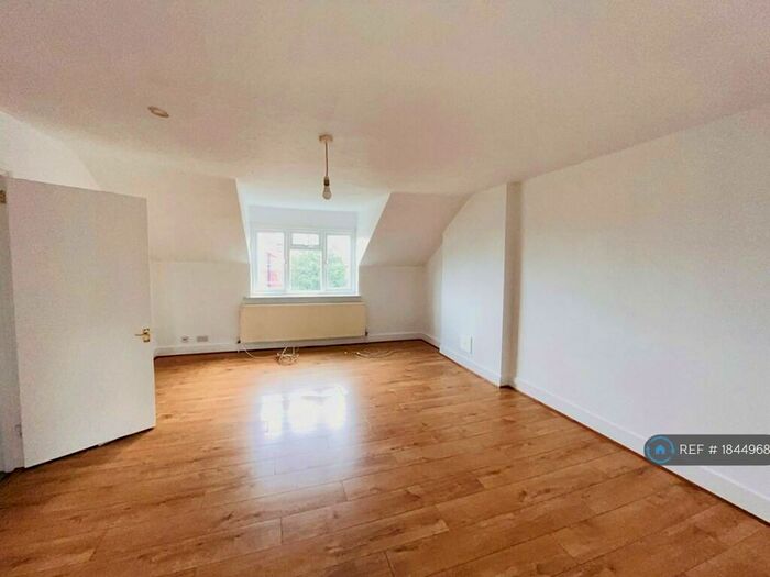 2 Bedroom Flat To Rent In Oakfield Road, Croydon, CR0