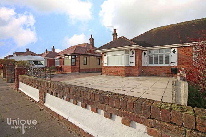 2 Bedroom Bungalow For Sale In North Drive, Thornton-Cleveleys, FY5