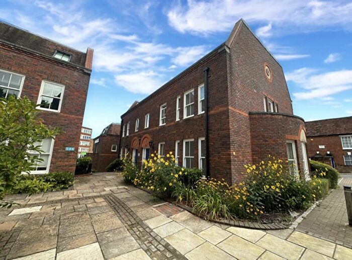 1 Bedroom Flat To Rent In Oxford Road, Aylesbury, HP19