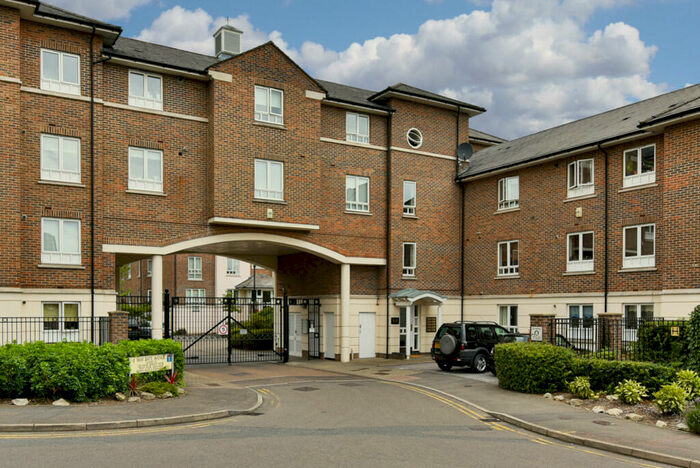 1 Bedroom Apartment To Rent In May Bate Avenue, KT2