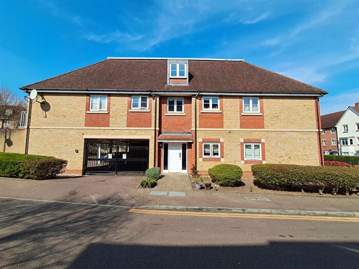 1 Bedroom Property To Rent In One Bed, Wellsfield, Bushey, WD23