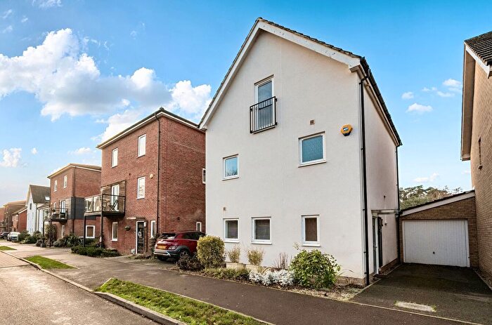 4 Bedroom Detached House For Sale In Lysander Drive, Bracknell, Berkshire, RG12