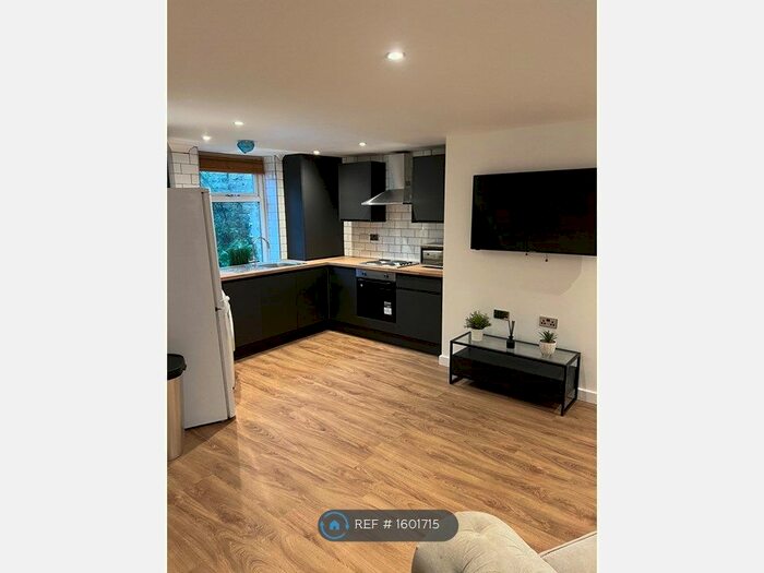 3 Bedroom Terraced House To Rent In Whitegate Road, Huddersfield, HD4