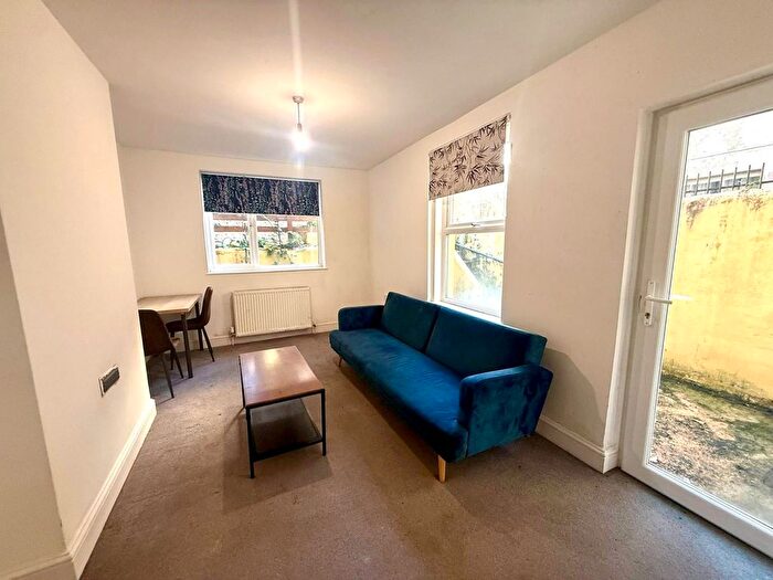 2 Bedroom Flat To Rent In Blatchington Road, Hove, BN3