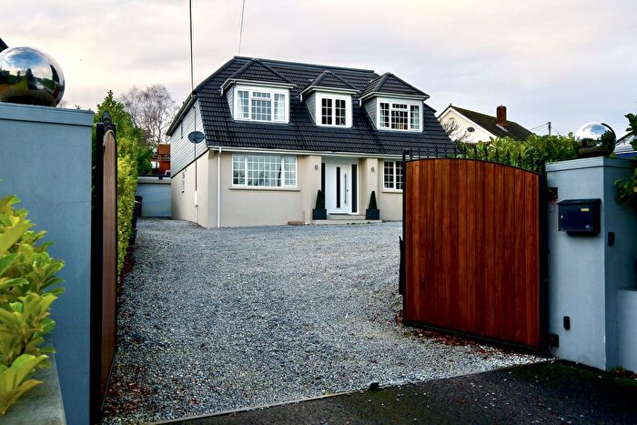 5 Bedroom Detached House For Sale In New Road, Ferndown, BH22