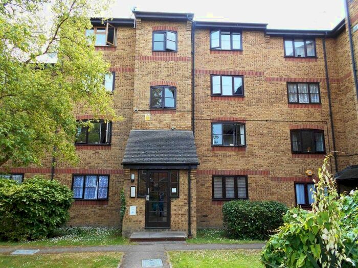 1 Bedroom Flat To Rent In Chevron House, Crest Avenue, Grays RM17