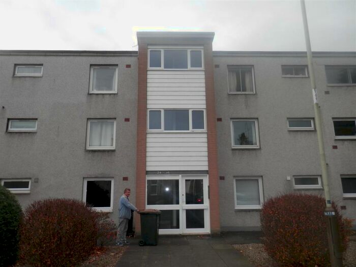 2 Bedroom Flat To Rent In Muirton Place, Perth, PH1