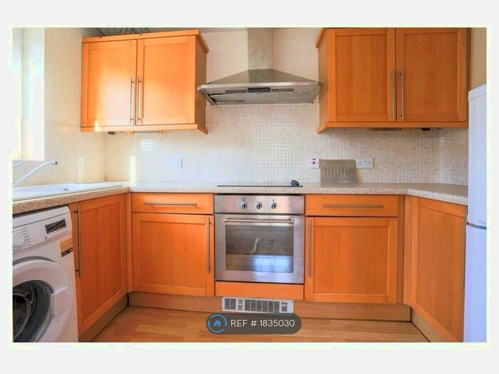 2 Bedroom Flat To Rent In Fawcett Street, York, YO10