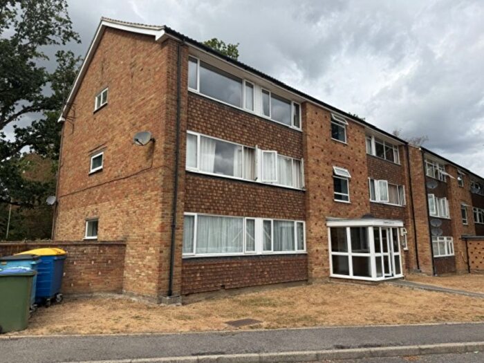 2 Bedroom Flat For Sale In Frogmore Court, Blackwater, Camberley, GU17